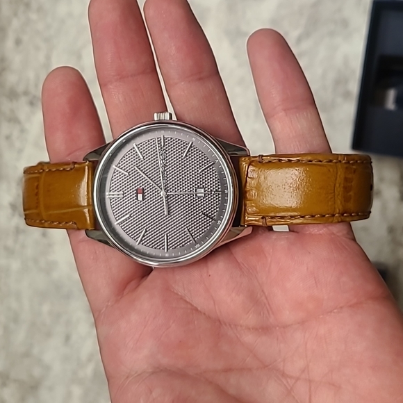 Tommy Hilfiger Watch - Picture 4 of 5